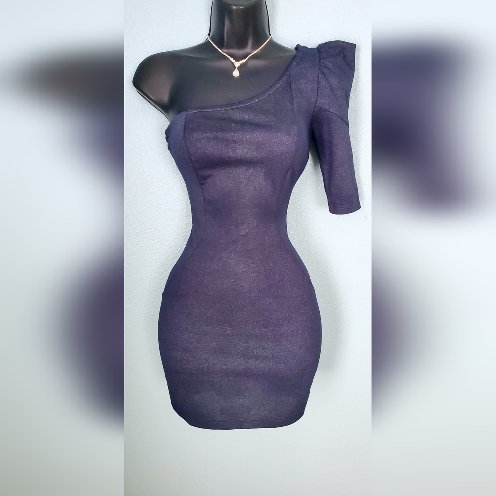 One shoulder dress
